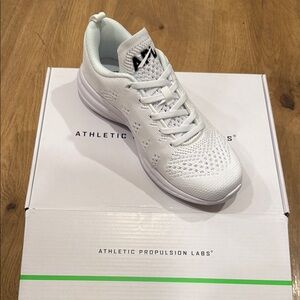 APL Women's Techloom Pro in White, Black, and Gum